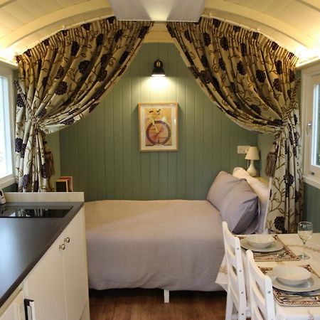 The Kestrel Shepherd Hut, Whitehouse Farm Stowmarket Dış mekan fotoğraf